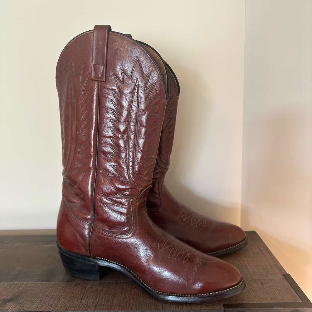 Cowboy Boots
Mens Size 9.5